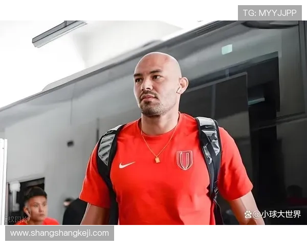 费利佩成中超首位生日戴帽王